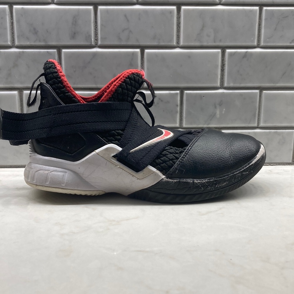 LeBron James soldier. Black with straps US size 5